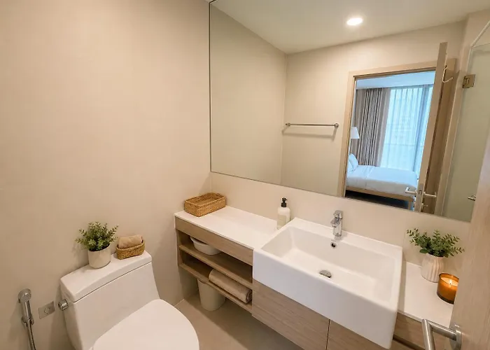 Luxury Vibes-5mins Walk Bts Ekkamai Appartement
